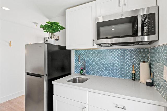 2226 ARLINGTON STREET, Sarasota, FL 34239