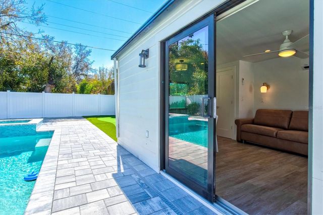 2226 ARLINGTON STREET, Sarasota, FL 34239