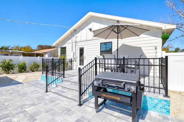 2226 ARLINGTON STREET, Sarasota, FL 34239