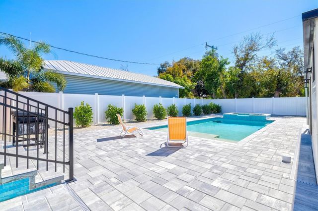 2226 ARLINGTON STREET, Sarasota, FL 34239
