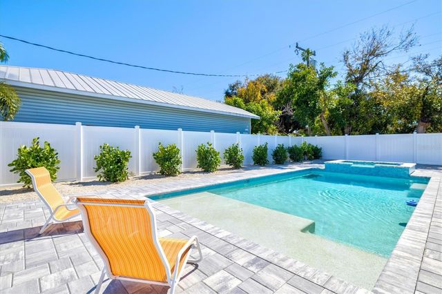 2226 ARLINGTON STREET, Sarasota, FL 34239