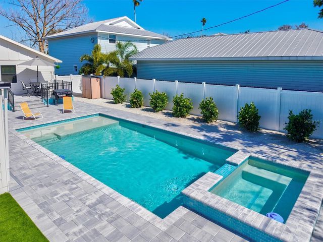 2226 ARLINGTON STREET, Sarasota, FL 34239