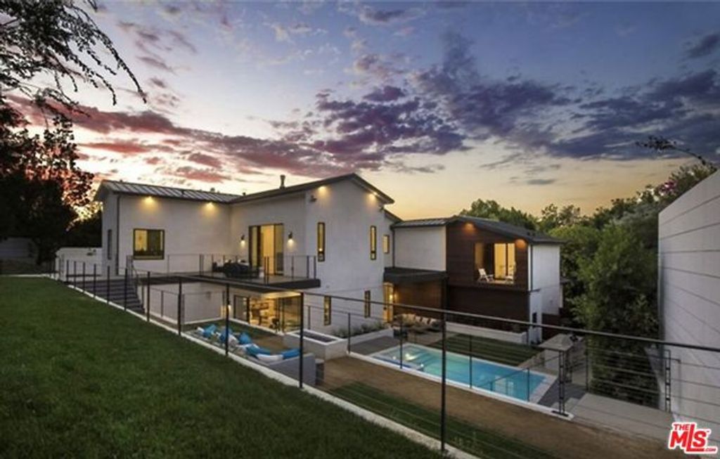 13020 Greenleaf Street, Studio City (los Angeles), CA 91604