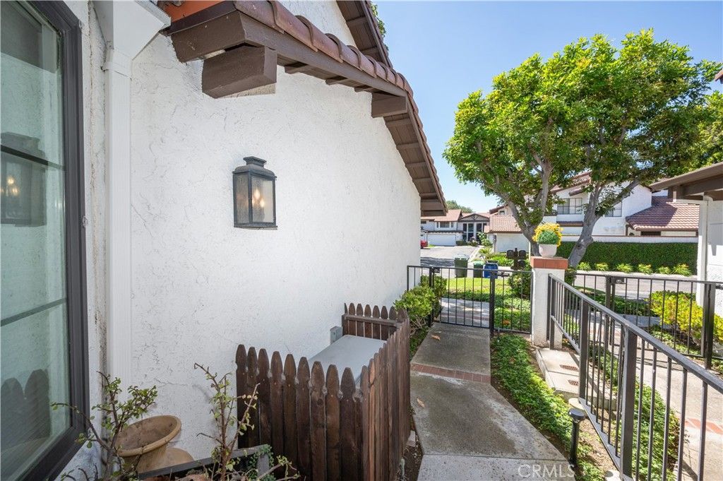 2782 Longwood Court, Costa Mesa, CA 92626 — photo 4