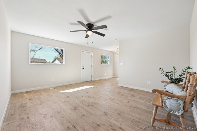 10884 E 33rd Court, Tulsa, OK 74146