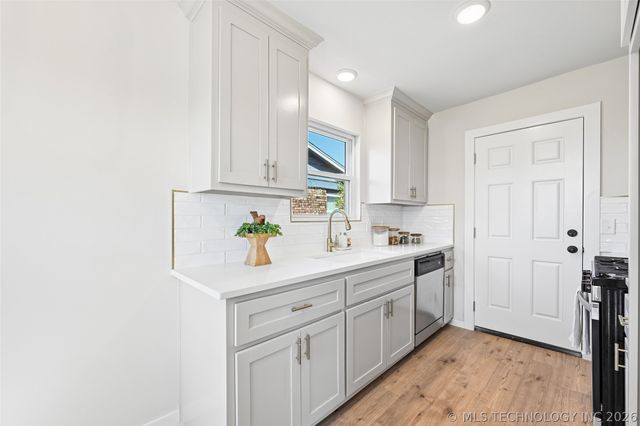 10884 E 33rd Court, Tulsa, OK 74146