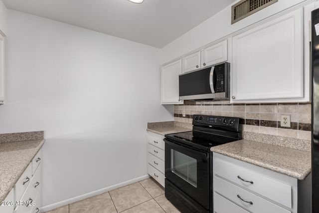 11062 W EDGEWOOD Drive, Sun City, AZ 85351