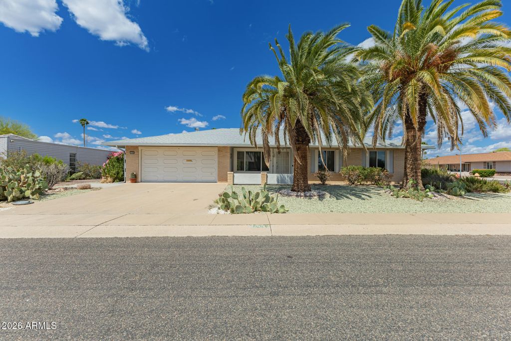 11062 W EDGEWOOD Drive, Sun City, AZ 85351