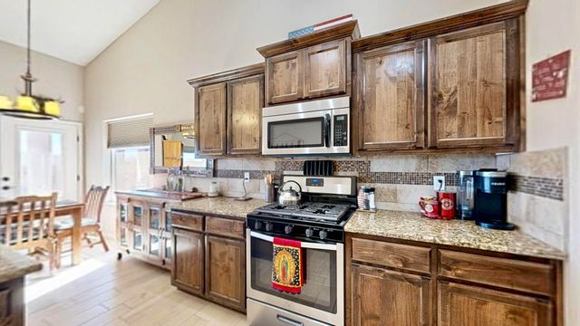 2260 Firewheel Avenue SW, Los Lunas, NM 87031