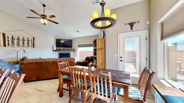 2260 Firewheel Avenue SW, Los Lunas, NM 87031