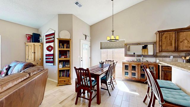 2260 Firewheel Avenue SW, Los Lunas, NM 87031