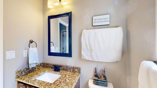 2260 Firewheel Avenue SW, Los Lunas, NM 87031