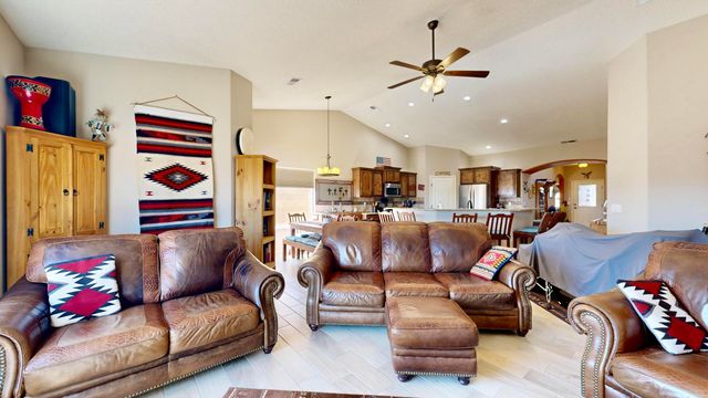 2260 Firewheel Avenue SW, Los Lunas, NM 87031