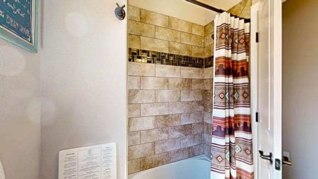 2260 Firewheel Avenue SW, Los Lunas, NM 87031