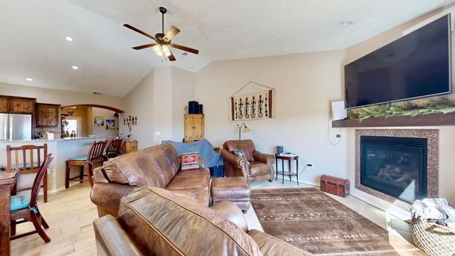 2260 Firewheel Avenue SW, Los Lunas, NM 87031