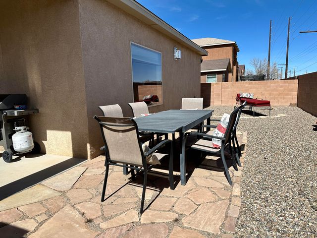 2260 Firewheel Avenue SW, Los Lunas, NM 87031