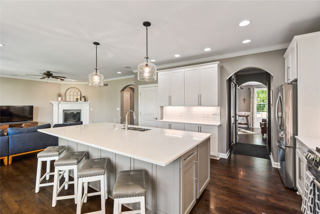 16849 Aurora Court, Clive, IA 50325