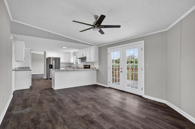 560 Old Huntsville Rd, Fayetteville, TN 37334