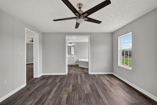 560 Old Huntsville Rd, Fayetteville, TN 37334