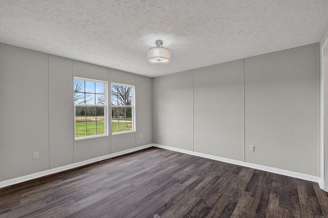 560 Old Huntsville Rd, Fayetteville, TN 37334