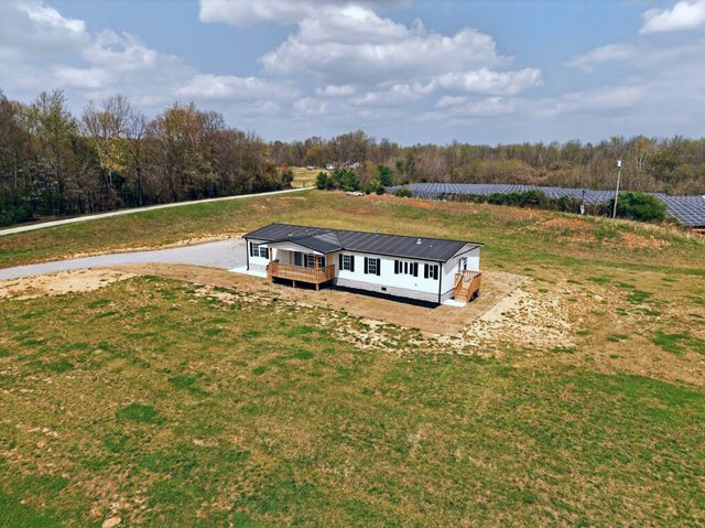 560 Old Huntsville Rd, Fayetteville, TN 37334