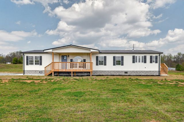 560 Old Huntsville Rd, Fayetteville, TN 37334