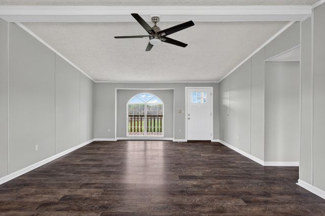 560 Old Huntsville Rd, Fayetteville, TN 37334