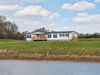 560 Old Huntsville Rd, Fayetteville, TN 37334