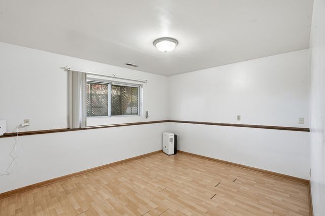 4142 Augusta Drive, Crown Point, IN 46307