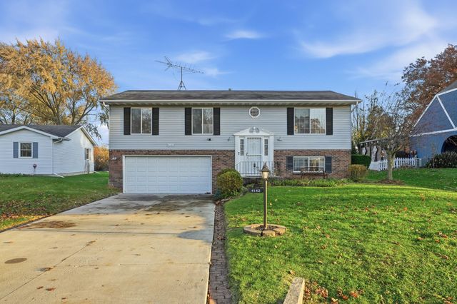 4142 Augusta Drive, Crown Point, IN 46307