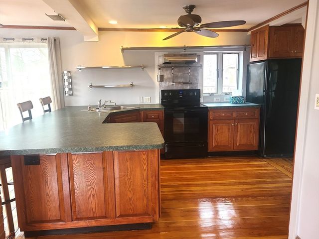 30 South Street, Holbrook, MA 02343