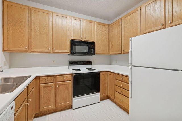 7420 Edinborough Way 6106, Edina, MN 55435