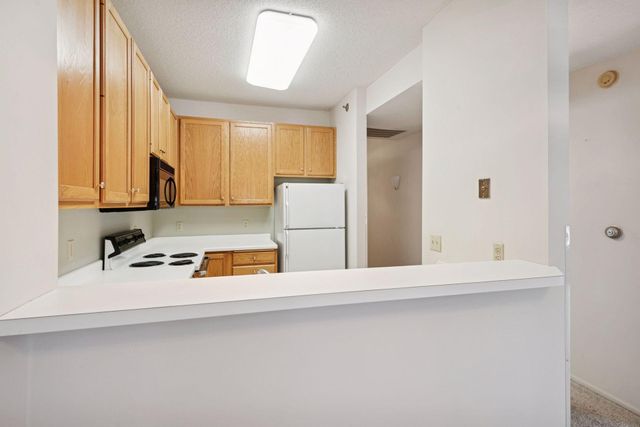 7420 Edinborough Way 6106, Edina, MN 55435