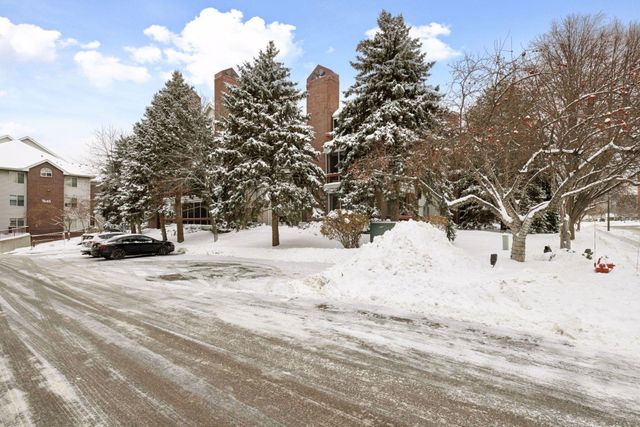 7420 Edinborough Way 6106, Edina, MN 55435