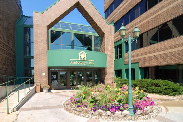 7420 Edinborough Way 6106, Edina, MN 55435