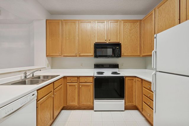 7420 Edinborough Way 6106, Edina, MN 55435