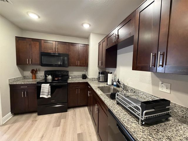 1912 W GRACE STREET, Tampa, FL 33607