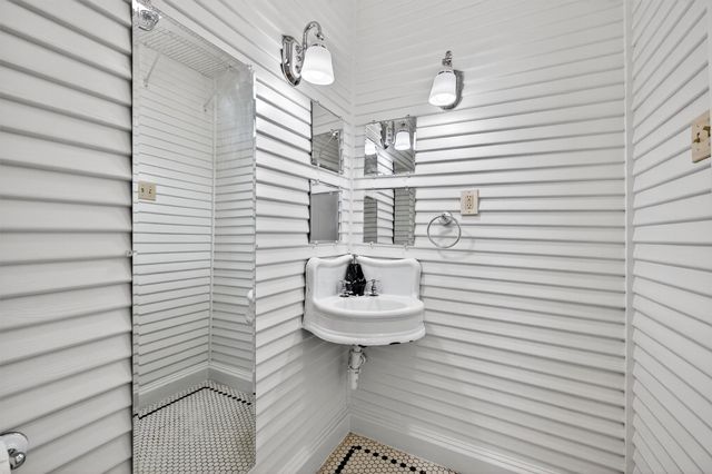 1231 W Main Street, Denison, TX 75020