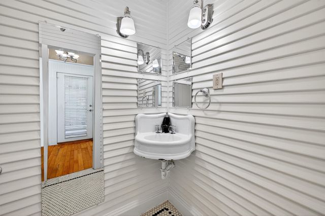 1231 W Main Street, Denison, TX 75020