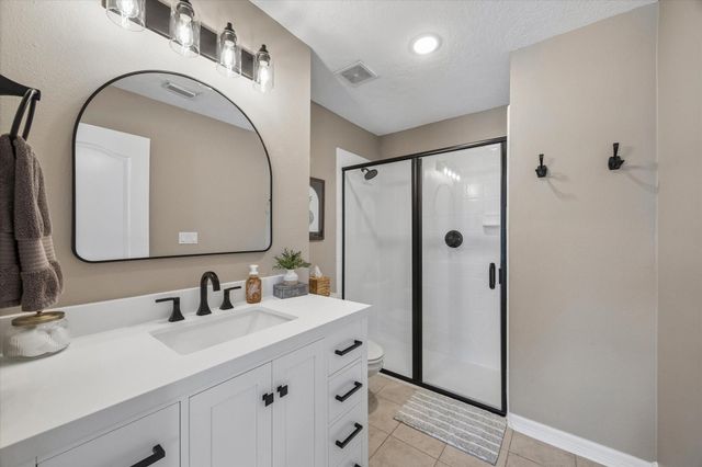 204 Grand Creek Drive, League City, TX 77573