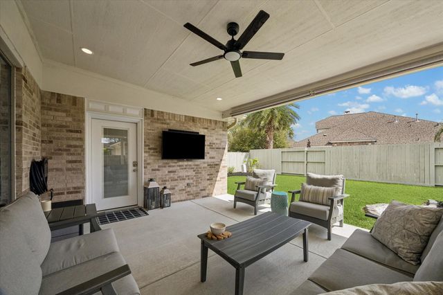 204 Grand Creek Drive, League City, TX 77573