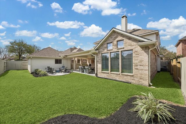 204 Grand Creek Drive, League City, TX 77573
