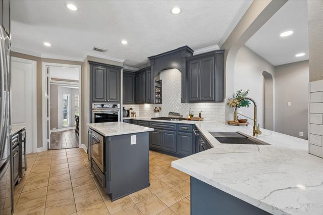 204 Grand Creek Drive, League City, TX 77573