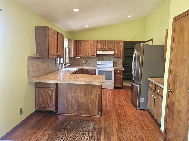 141 Ida Red, Sparta, MI 49345