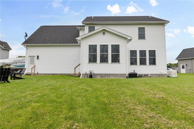 591 Whistlers Cove Lane, Greece, NY 14612