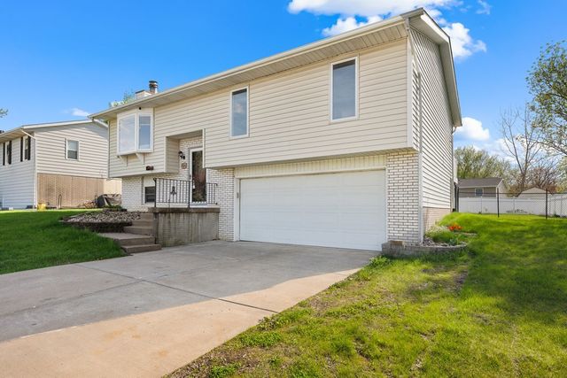 109 Blackhawk Drive, Park View, IA 52748