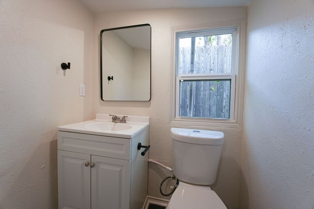 2512 Malvern Trail, Fort Worth, TX 76105