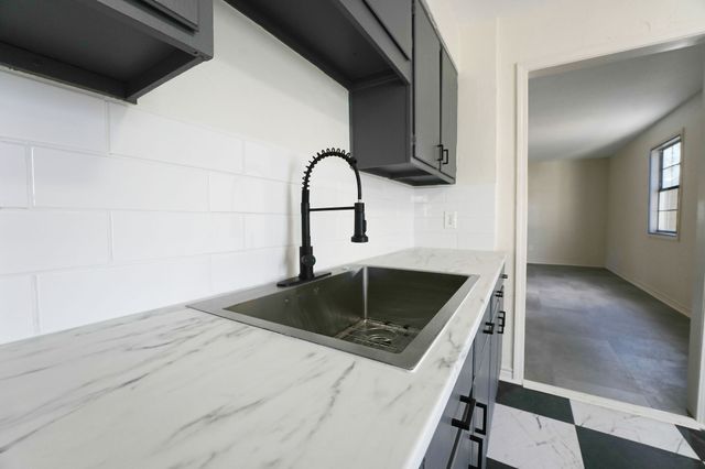 2512 Malvern Trail, Fort Worth, TX 76105