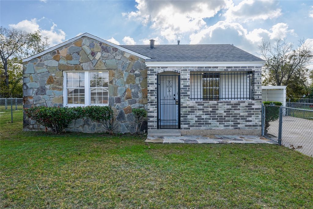 2512 Malvern Trail, Fort Worth, TX 76105