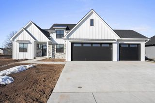 1766 ARBOR GATE LANE, Green Bay, WI 54311